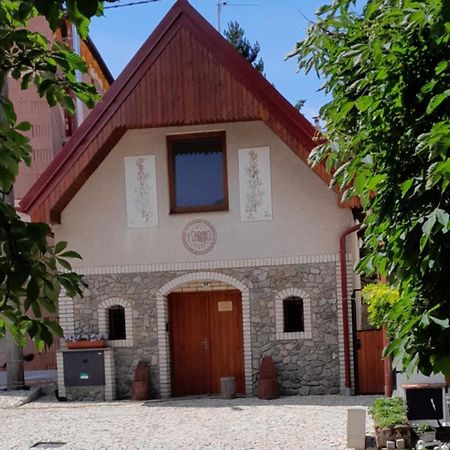 Ubytovani Na Sklepe U Prochazku Pouzdrany Esterno foto